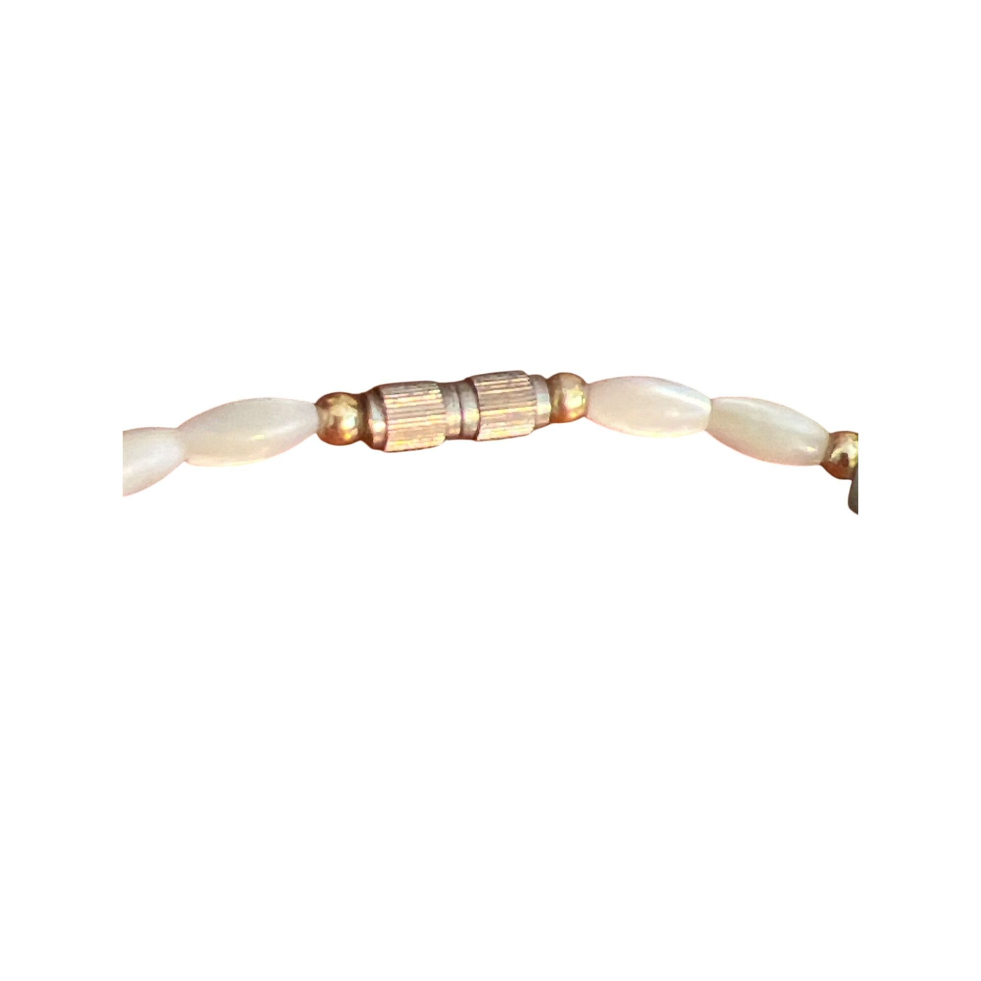 Other Vintage Pearl Jade Shell Chip Bracelet Gold Tone Screw Barre Size ONE SIZE - 3 Thumbnail