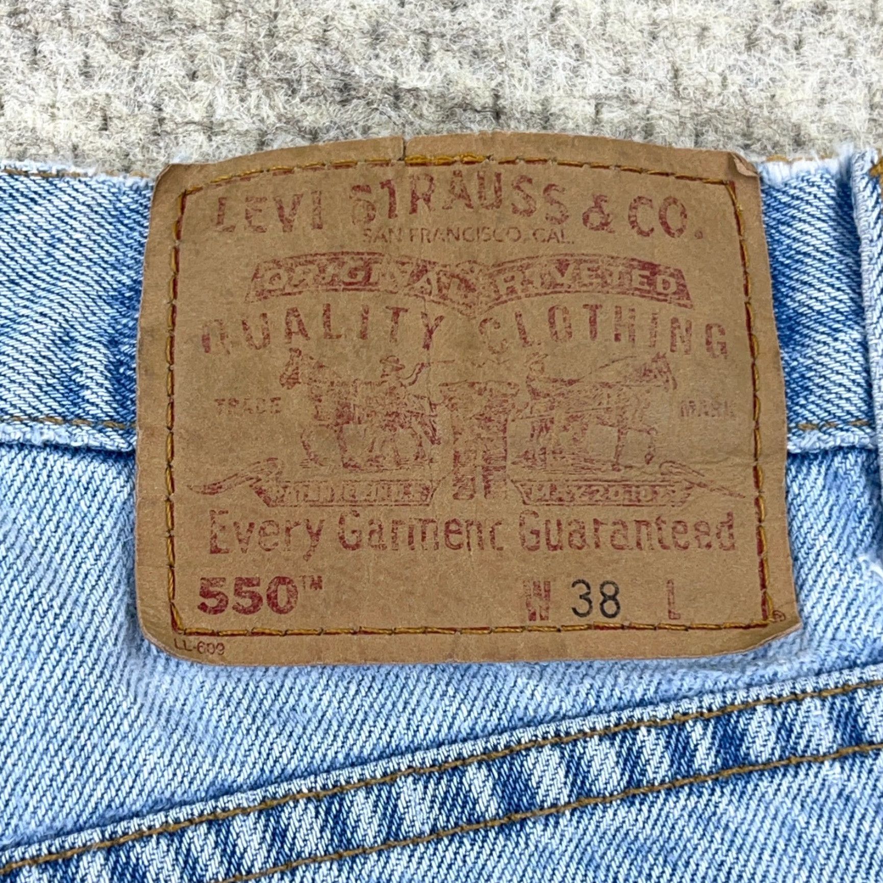Levi's VINTAGE Levi's 550 Shorts Men 38 Relaxed Loose Fit Blue Denim Jeans Jorts Baggy 90s Style Size US 38 / EU 54 - 5 Thumbnail