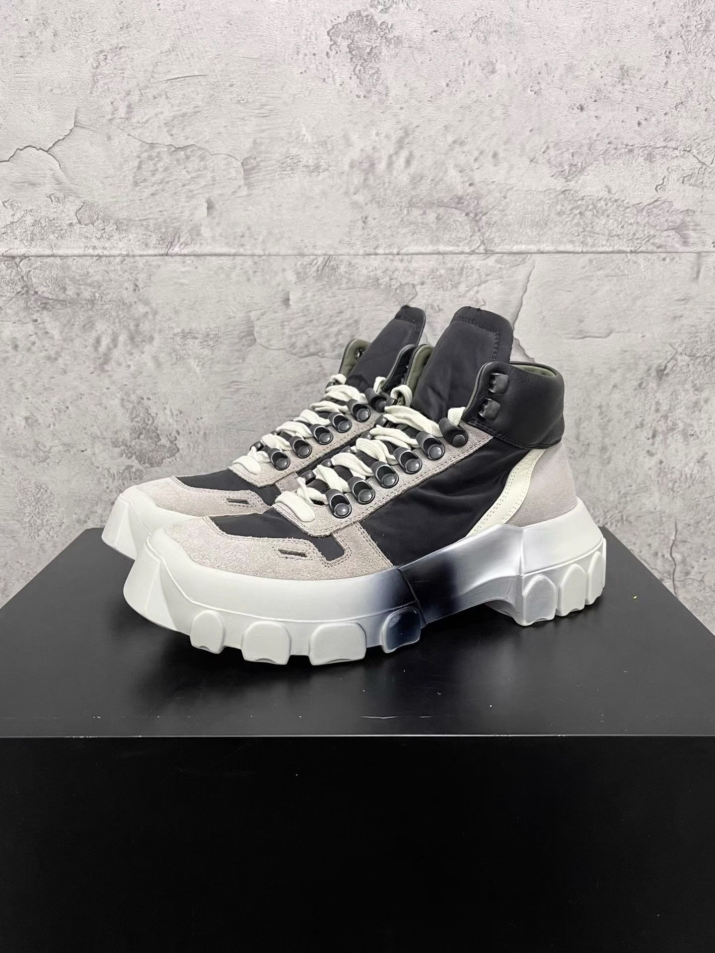 Rick Owens Rick Owens Mainline Tractor Octopus Sole Ankle Boots K34 Size US 7.5 / IT 37.5 - 3 Thumbnail