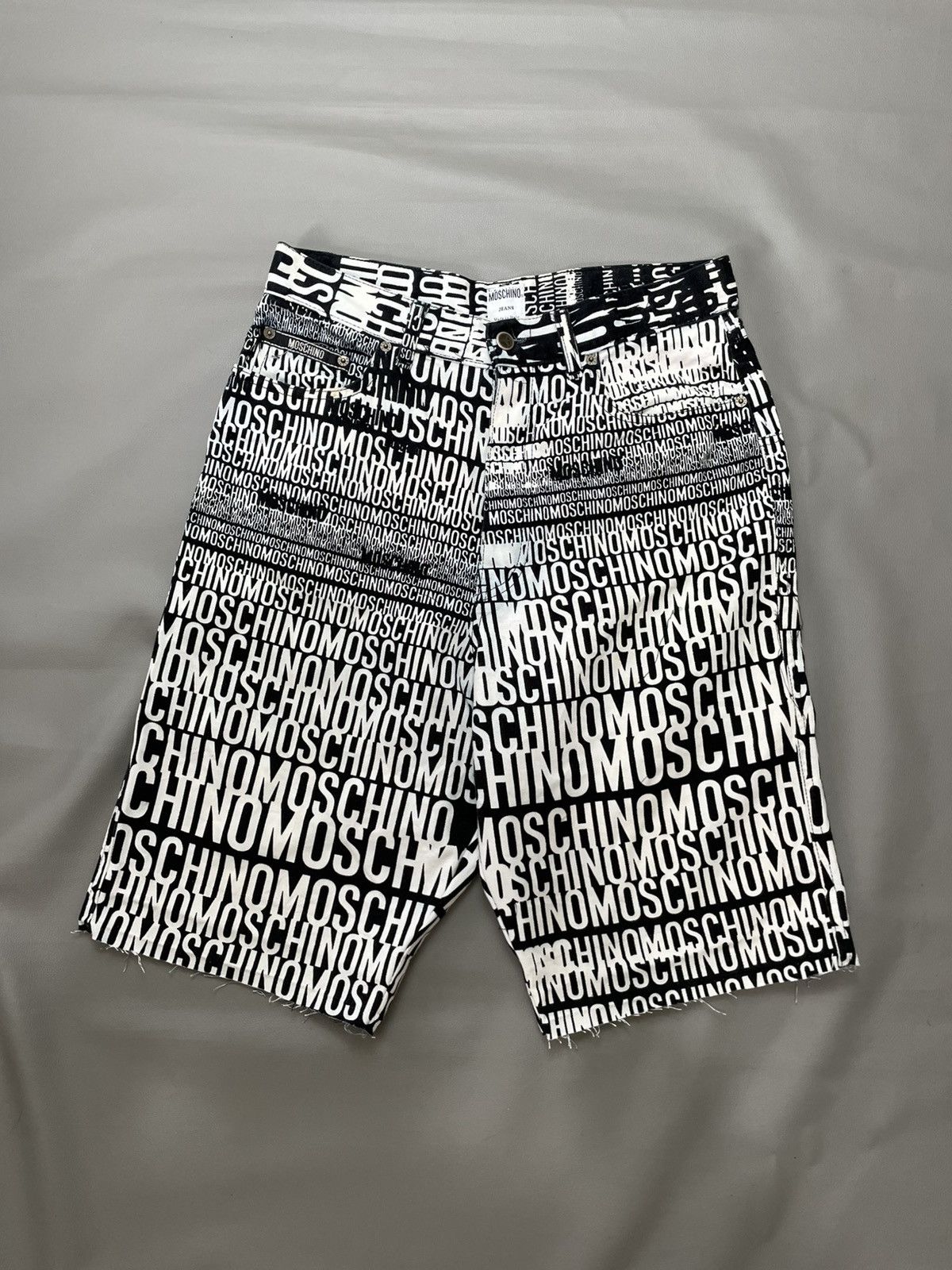 Designer × Moschino Moschino Poem Short Pants Size US 32 / EU 48 - 1 Thumbnail