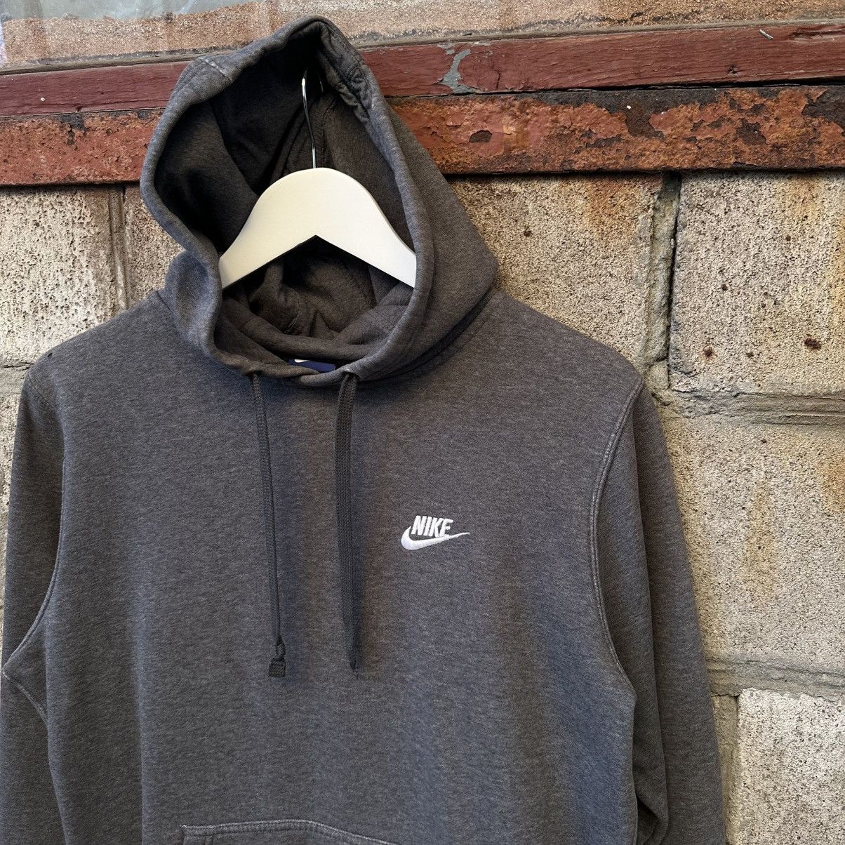 Nike Vintage Nike Hoodie Small Swoosh Y2K 00s USA Size S Size US S / EU 44-46 / 1 - 5 Thumbnail