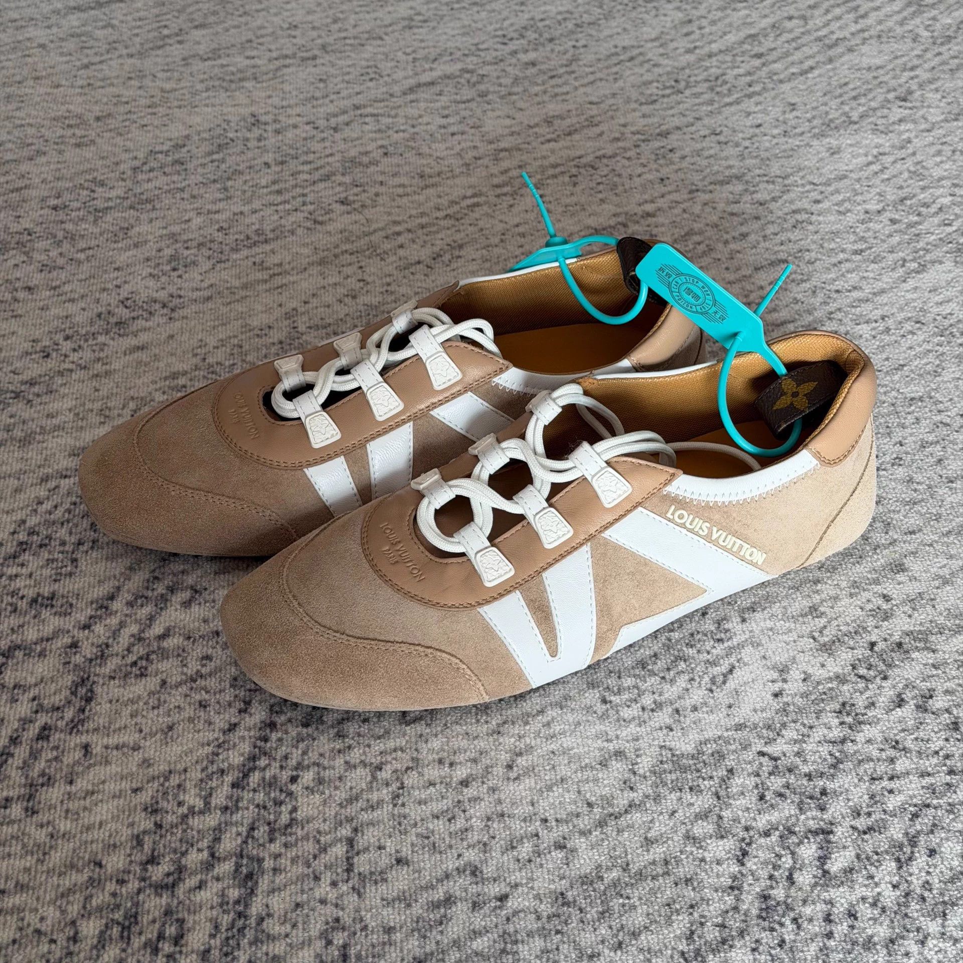 Louis Vuitton LOUIS VUITTON 25 Sneakerina Ballet Brown Maille 38 Size US 7 / IT 37 - 1 Thumbnail