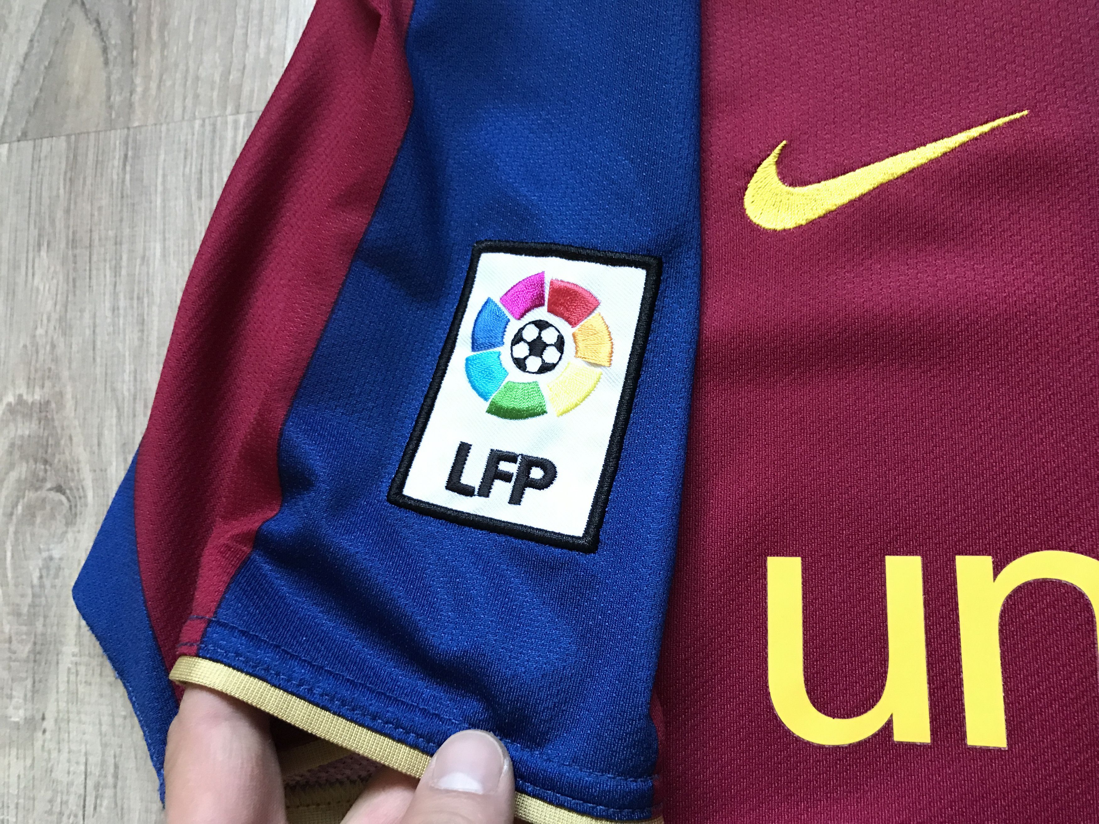 Nike Vintage Nike Barcelona Home Shirt 2007 Size US L / EU 52-54 / 3 - 5 Thumbnail
