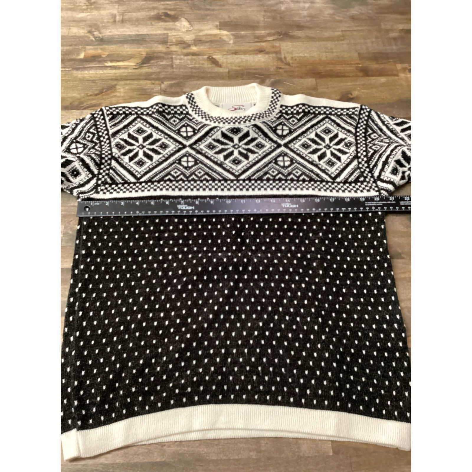 Vintage VINTAGE Silvy Winter Clothing Sweater Unisex Adults M Italy 46 Black Crew Neck Long Sleeve Nordic Wool Blend Pullover Size US M / EU 48-50 / 2 - 4 Thumbnail