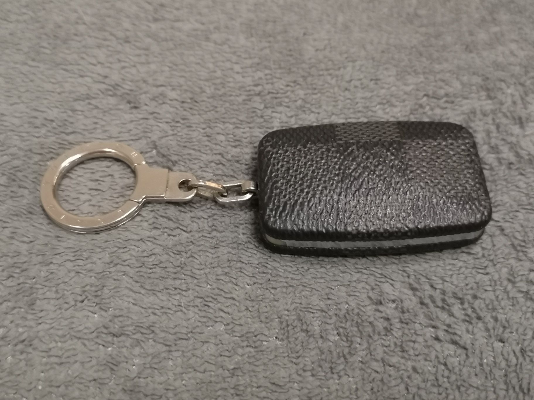 Louis Vuitton Louis Vuitton Keyring DT 1121 Flashlight Key Holder Size ONE SIZE - 1 Thumbnail