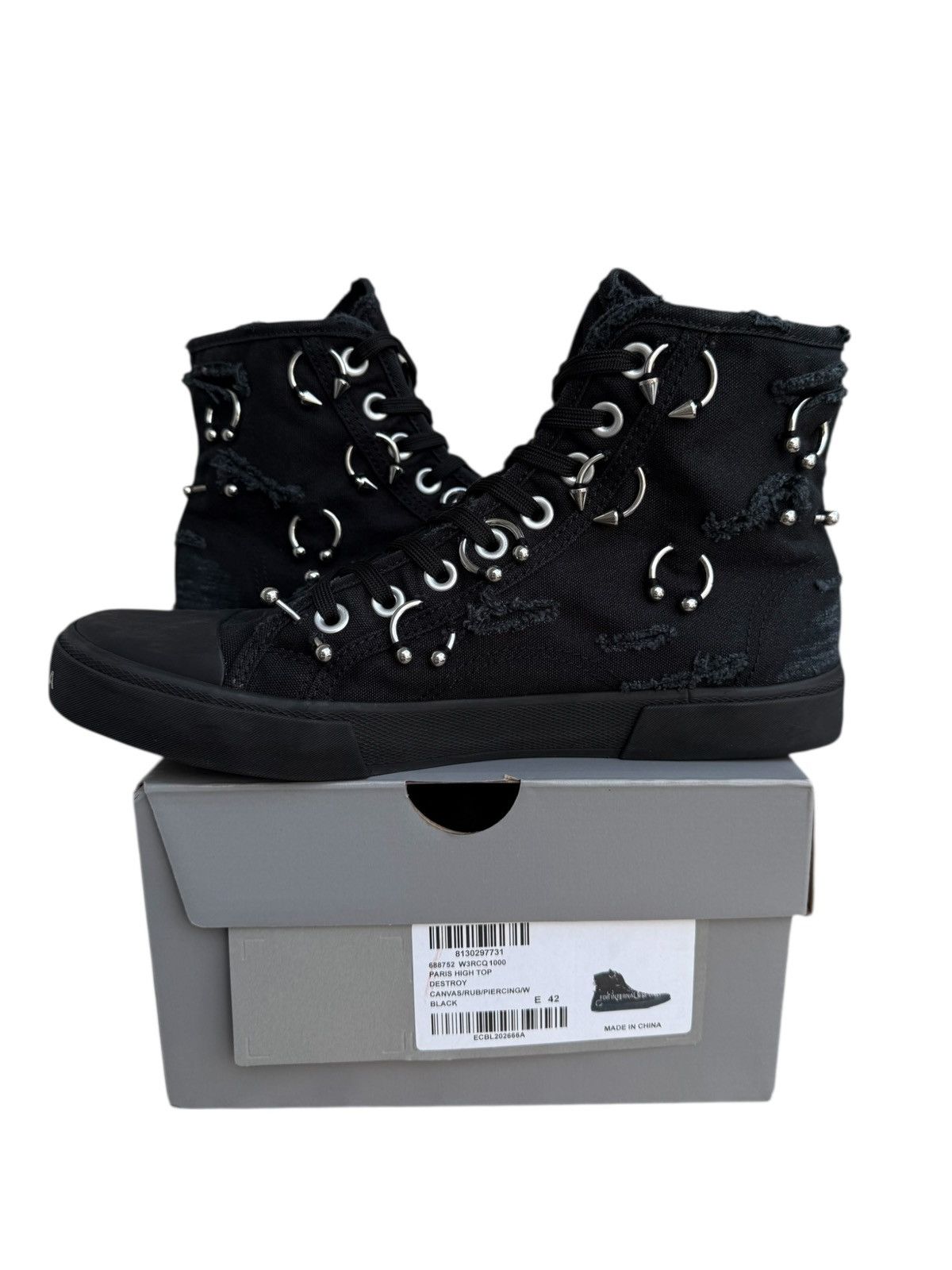 Balenciaga pierced hightop sneakers - threedaughtersproperties.com