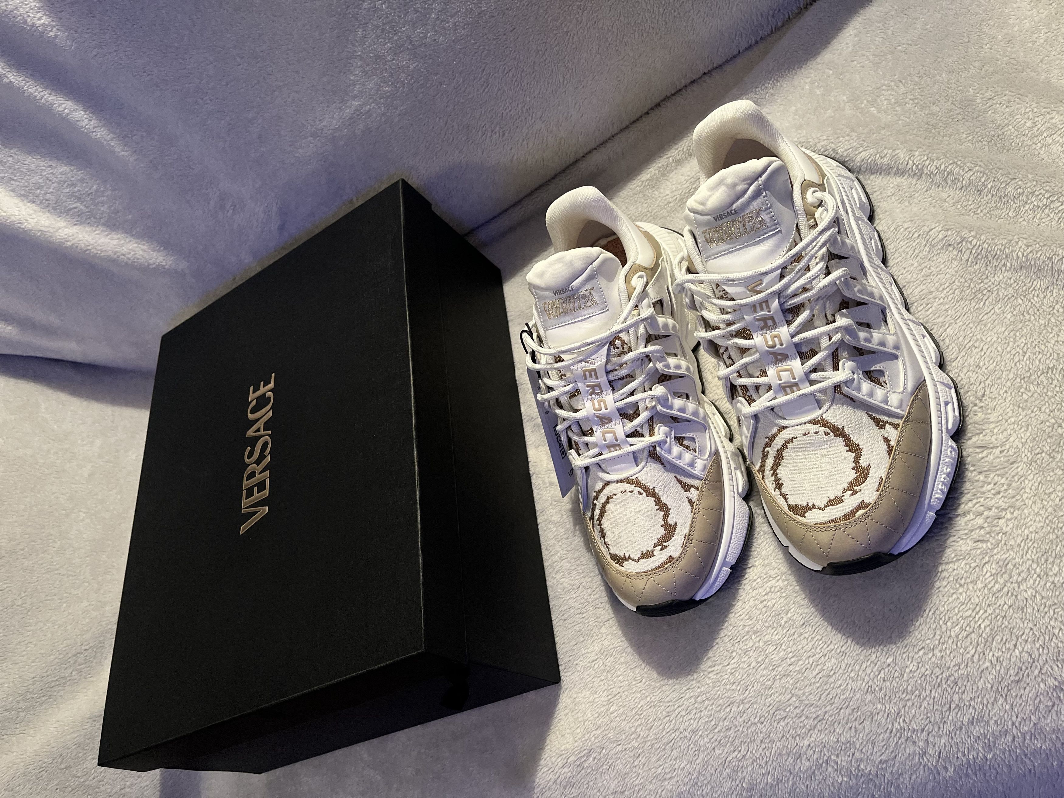 Versace 🔥VERSACE TRIGRECA DESIGNER SNEAKERS | SIZE 9 / 46 EU🔥 Size US 9 / EU 42 - 4 Thumbnail