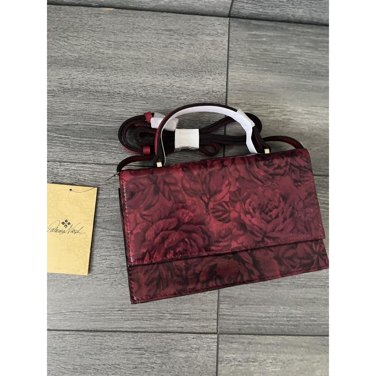 Patricia Nash Patricia Nash Handle Crossbody Bag Etched Roses B000582 Size ONE SIZE - 8 Thumbnail