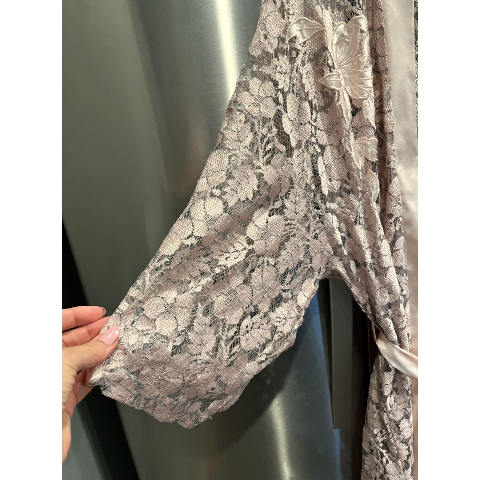Victoria's Secret VINTAGE Victoria’s Secret PINK LACE ROBE OS RAYON Satin Trim Belt Open Front Floral Lace 1980s Womens Kimono Belted Size ONE SIZE - 6 Thumbnail
