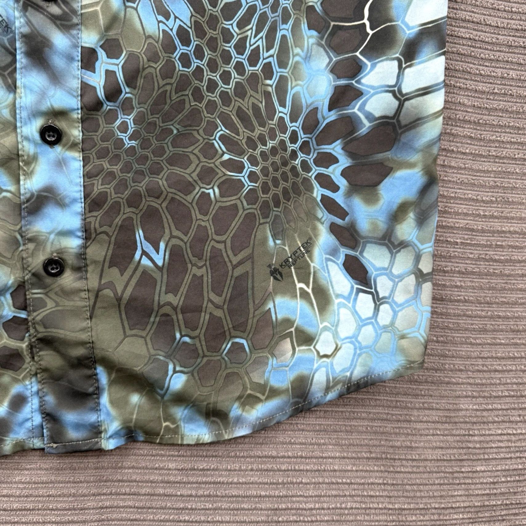 Vintage Huk Shirt Men Small Blue Camo Polyester Fish Outdoor Button-Up Short Sleeve Casual Travel Camouflage breathable Easy Care Lightweight NM Size US S / EU 44-46 / 1 - 7 Thumbnail