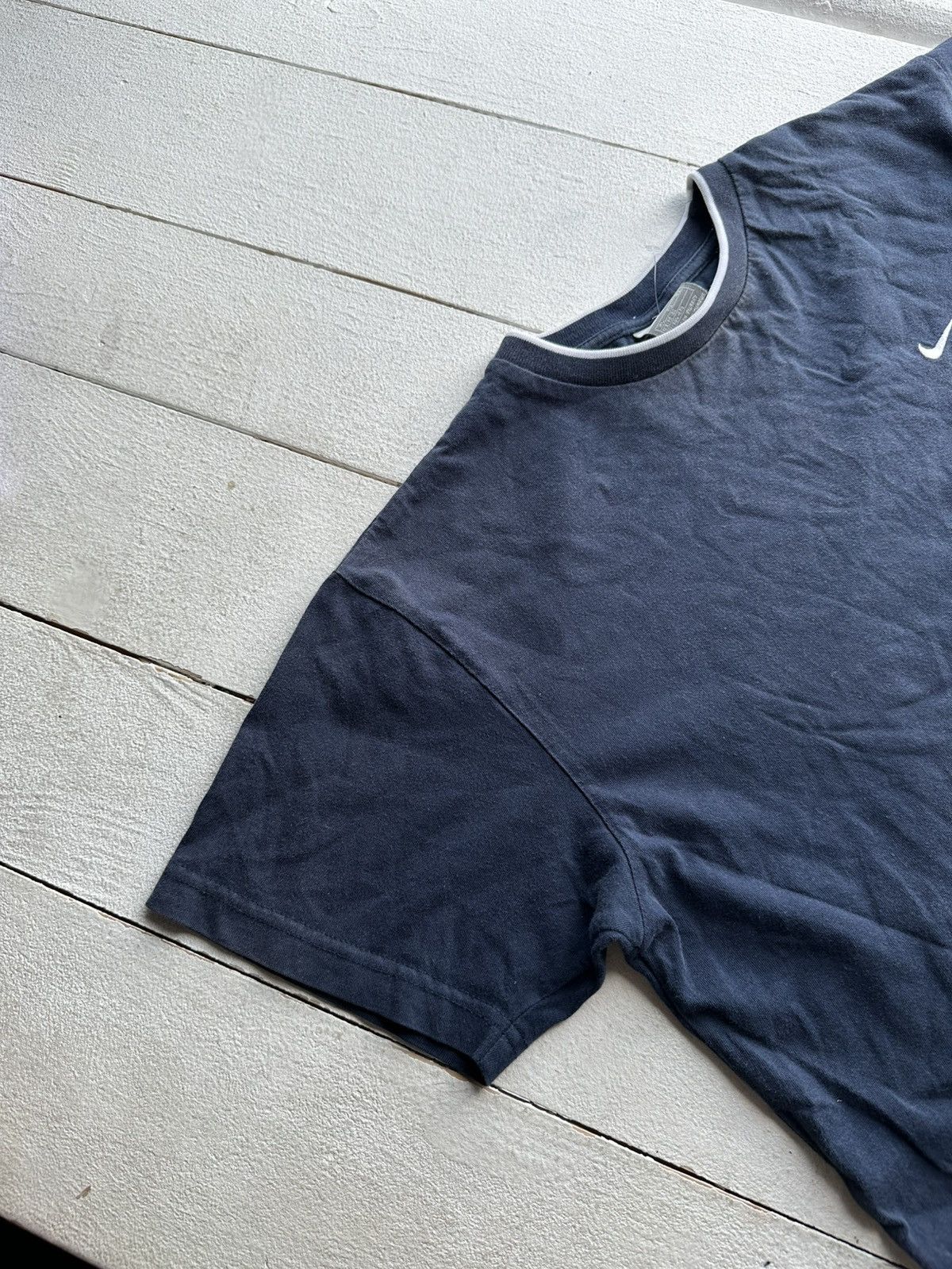Nike 🚨NIKE Y2K SMALL SWOOSH vintage T-shirt silver lined Size US S / EU 44-46 / 1 - 2 Thumbnail