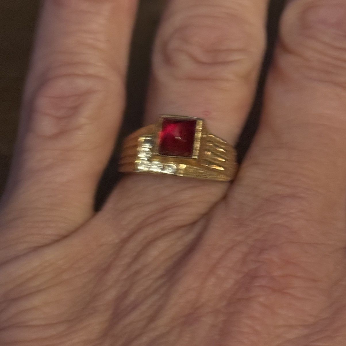 Vintage Vintage gold tone red pyramid stone ribbed ring Size ONE SIZE - 3 Thumbnail