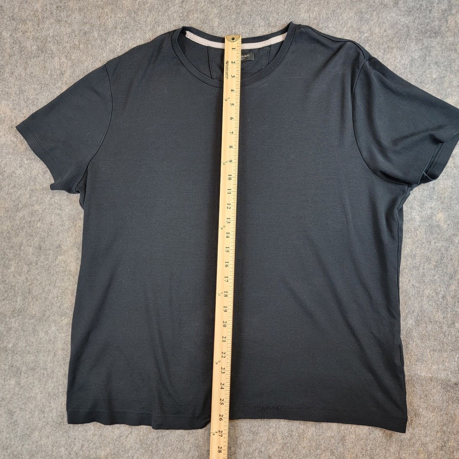 Banana Republic Banana Republic Luxury Touch T-Shirt Navy Blue Short Sleeve Size US L / EU 52-54 / 3 - 4 Thumbnail