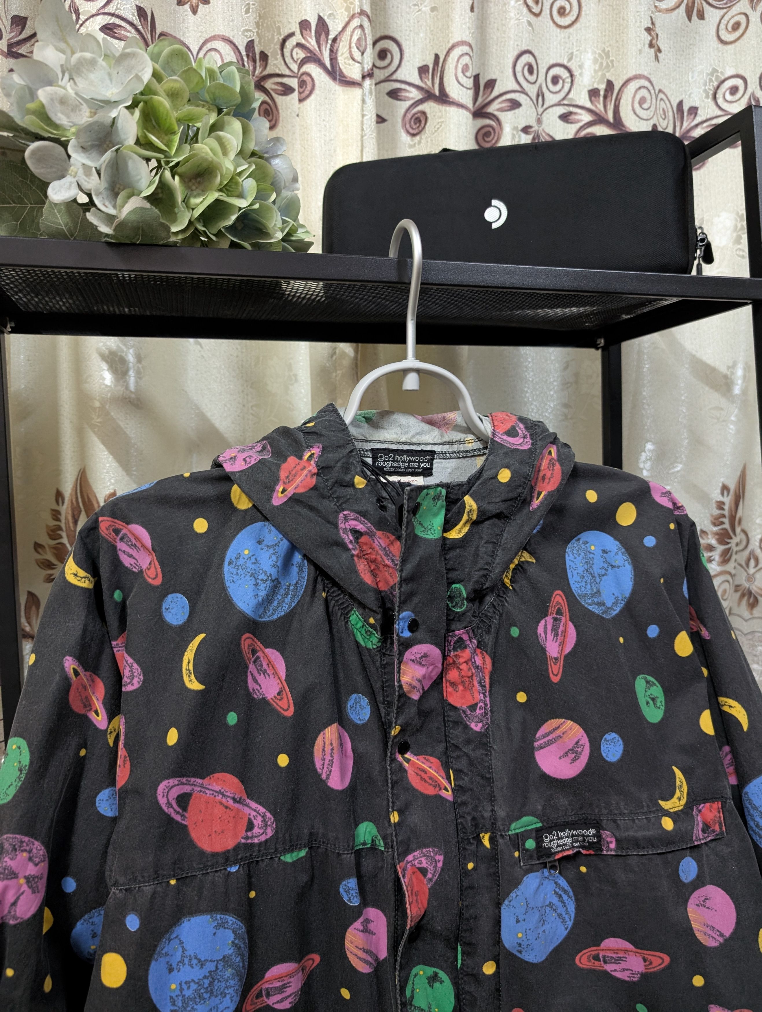 Japanese Brand Vintage Go2 Hollywood Scribble Planets Windbreaker Jacket Size US S / EU 44-46 / 1 - 4 Thumbnail