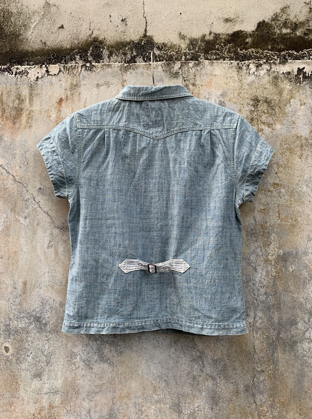 Levi's Levi’s Blue Denim Buckle Back Shirts Size M / US 6-8 / IT 42-44 - 5 Thumbnail