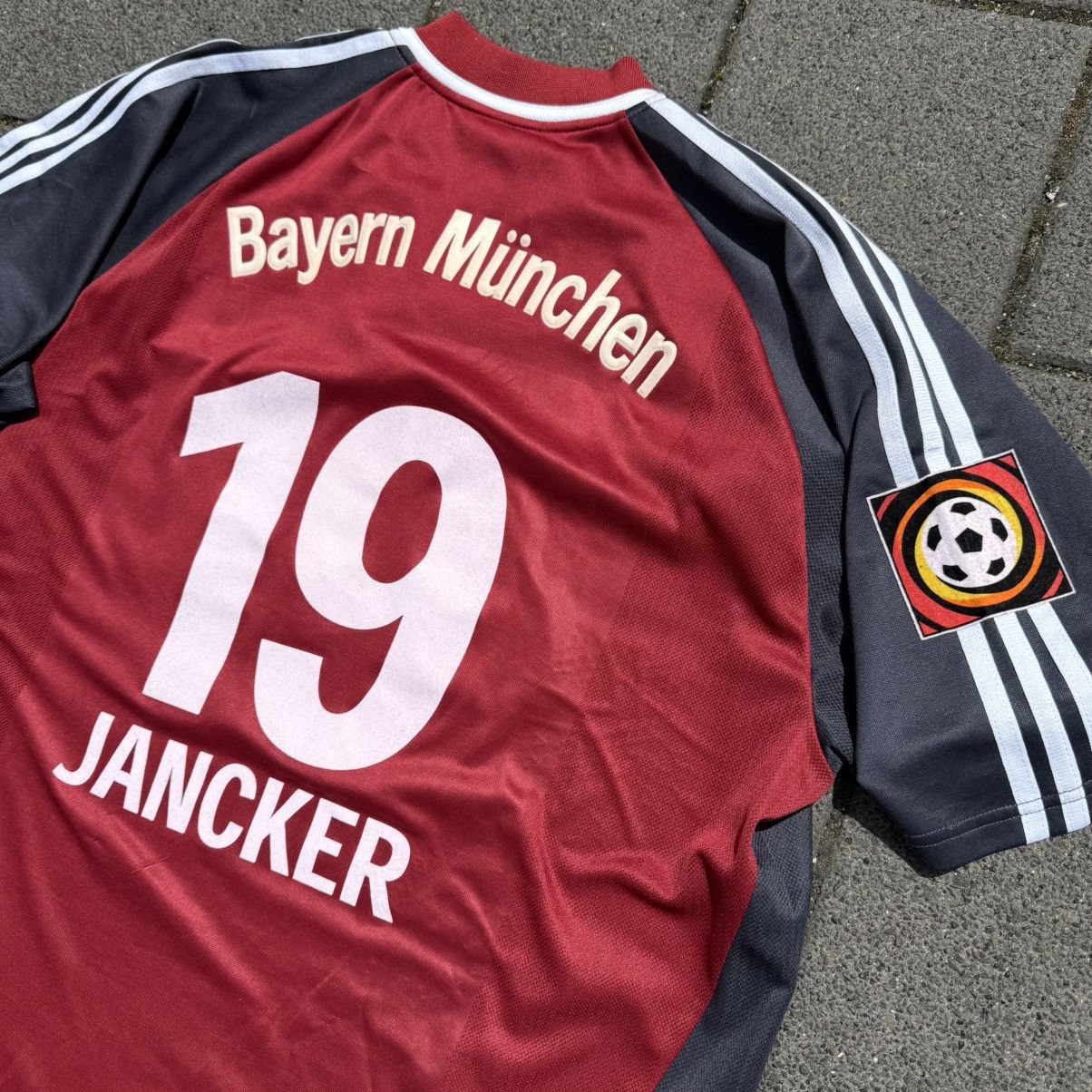 Adidas × Vintage Vintage Jersey Bayern Münich 2001/2002 #19 Jancker RARE VNTG Size US XXL / EU 58 / 5 - 9 Thumbnail