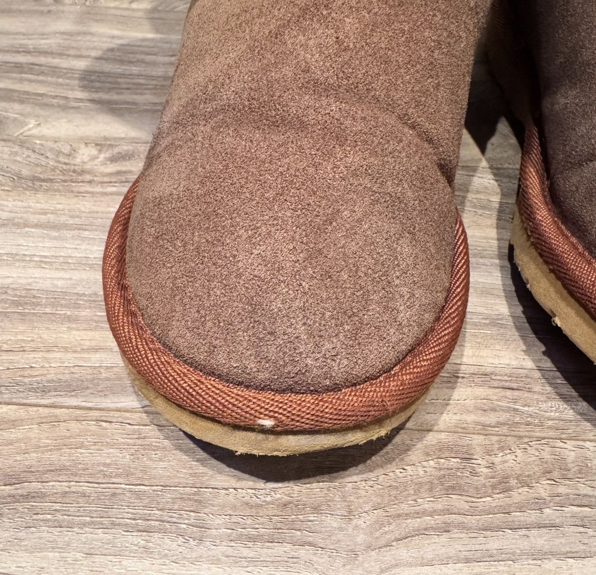 Ugg UGG 5803 Bailey Button II Sheepskin Boots Chestnut Brown Size US 9 / IT 39 - 2 Thumbnail
