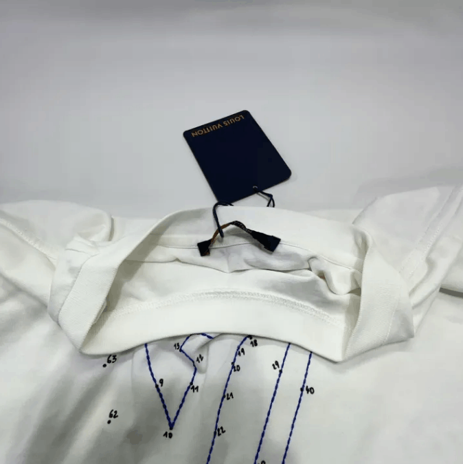 Louis Vuitton Louis Vuitton Short-sleeve T-shirt Size US XL / EU 56 / 4 - 5 Thumbnail