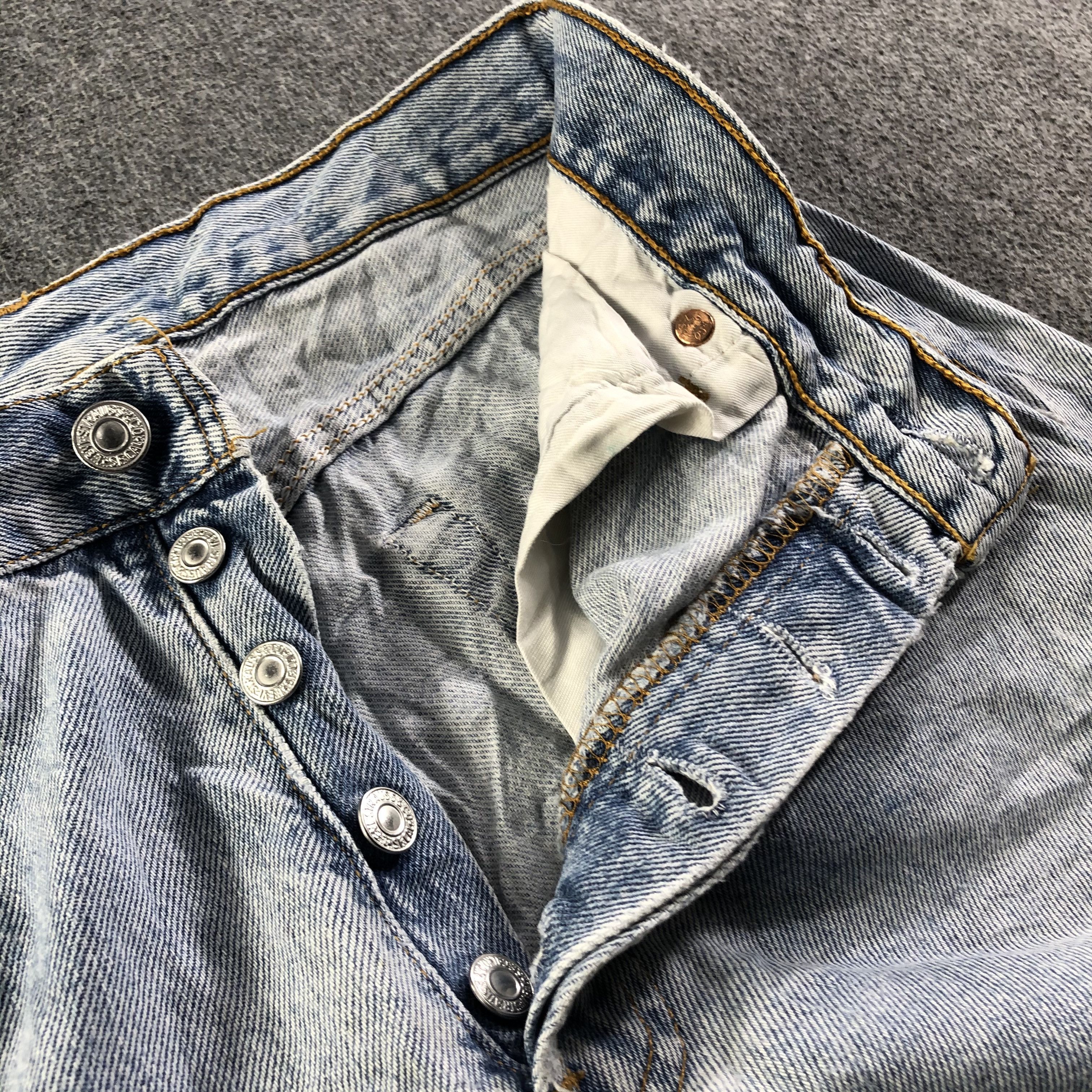 Levi's Vintage Light Wash Levis 501 Jeans-J3802 Size US 30 / EU 46 - 9 Thumbnail