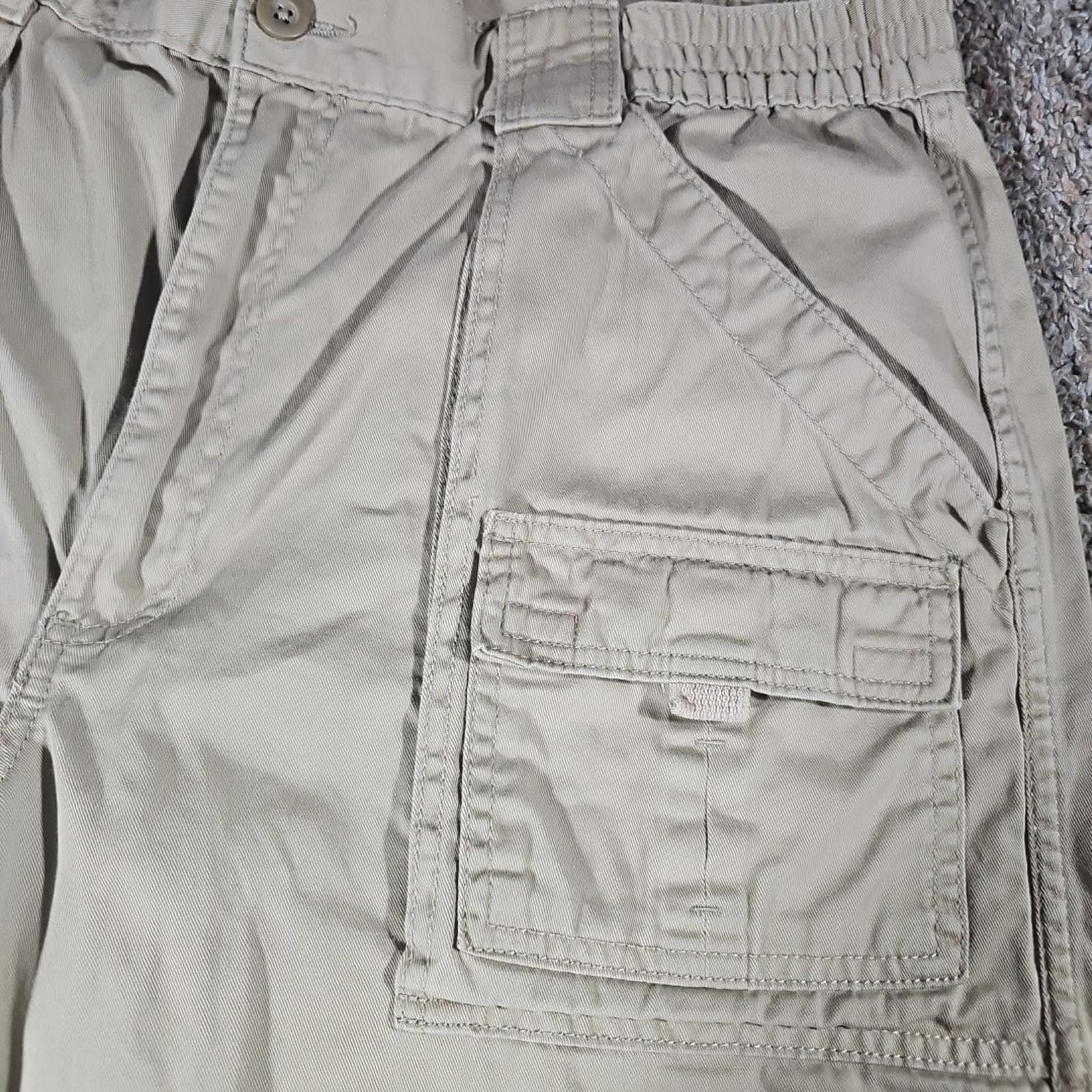 St. Johns Bay St. John's Bay Mens Beige Cargo Shorts Sz 40 Casual Utility Size US 40 / EU 56 - 2 Thumbnail