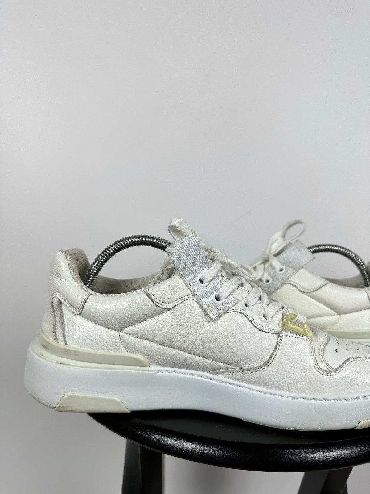 Givenchy Givenchy Wing Low Top White Sneakers Size US 8 / EU 41 - 17 Thumbnail