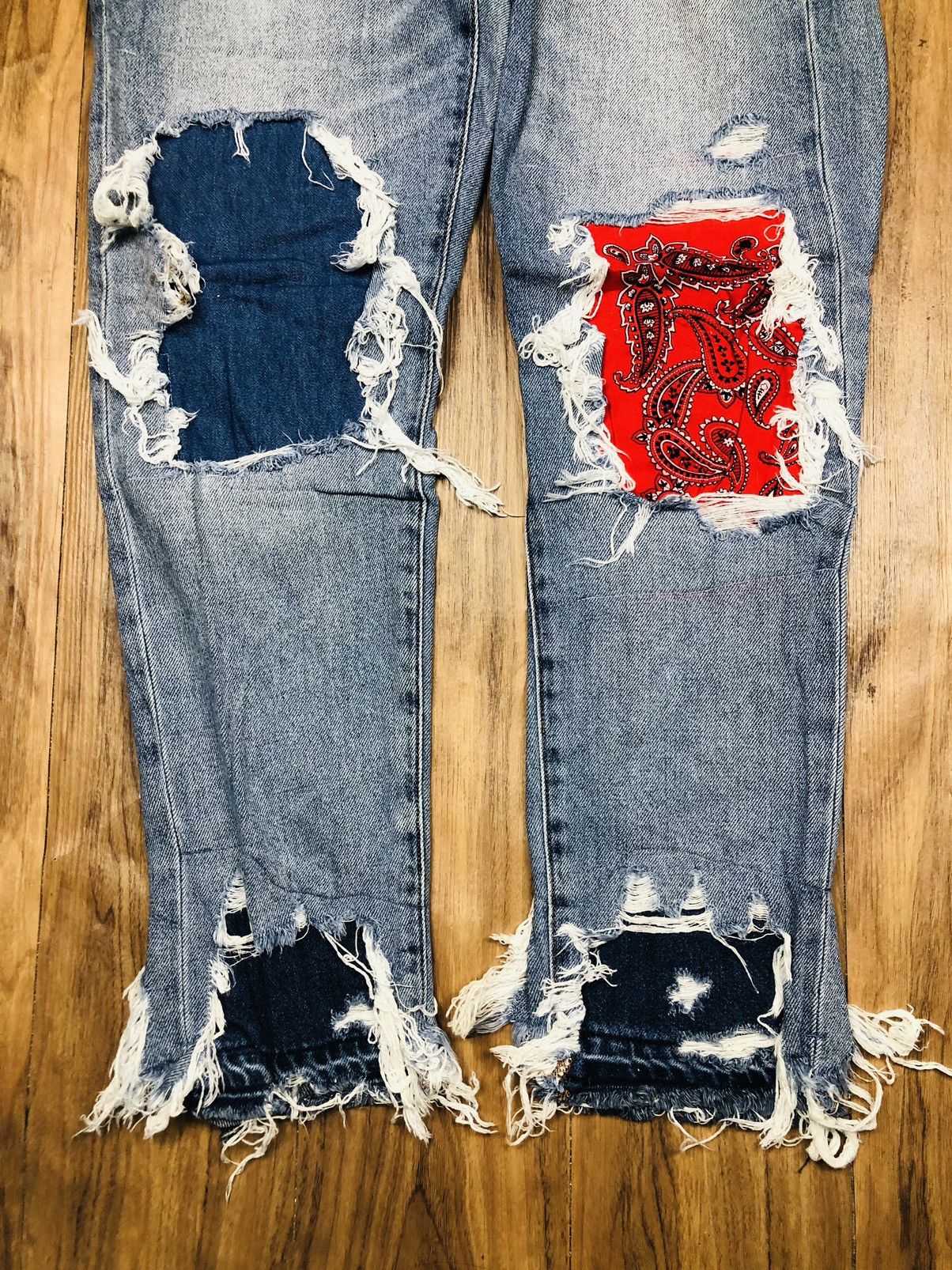 American Eagle Outfitters American Eagle Patch Design Jeans (35) Size US 30 / EU 46 - 4 Thumbnail