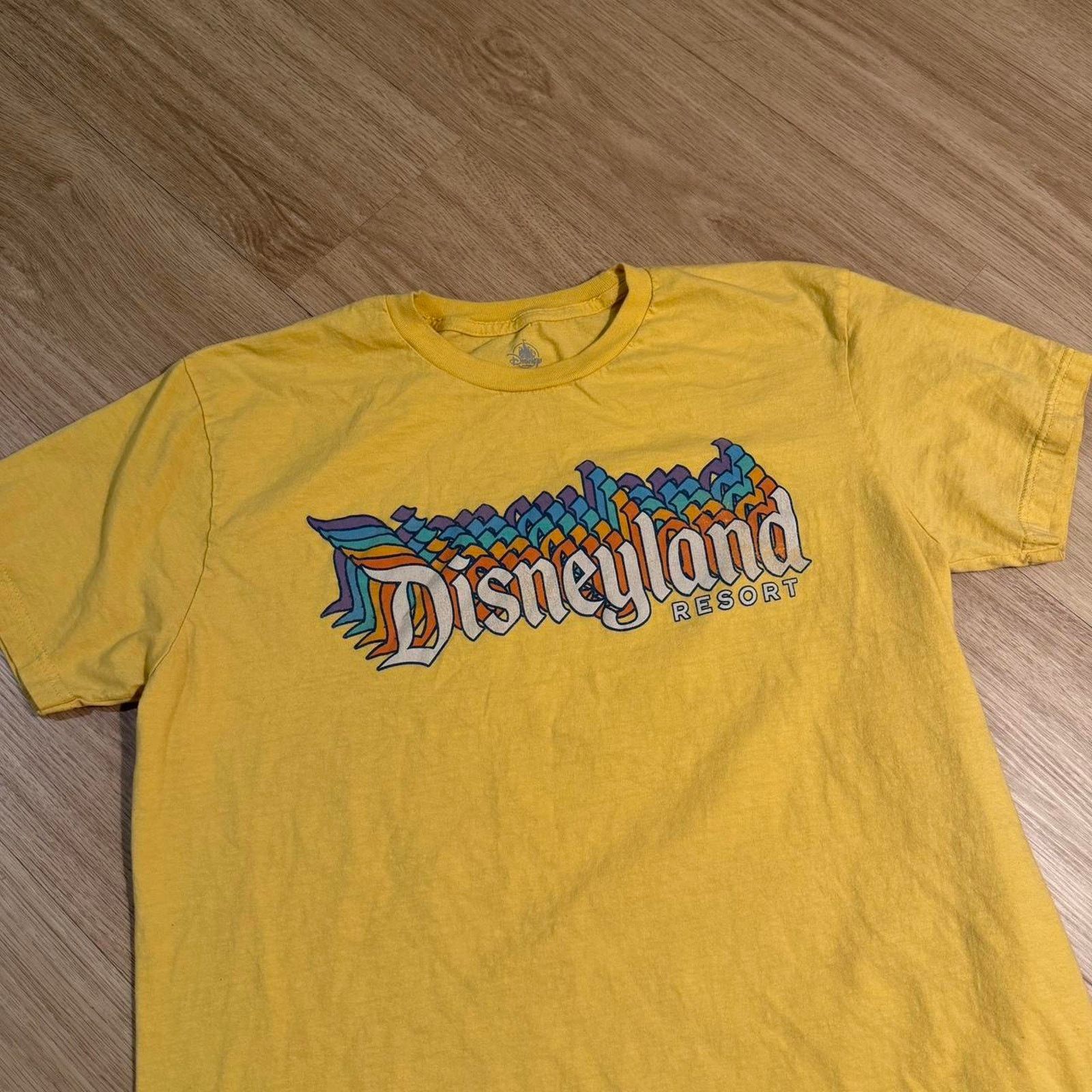 Disney Disneyland resort yellow tee Size L / US 10 / IT 46 - 2 Thumbnail