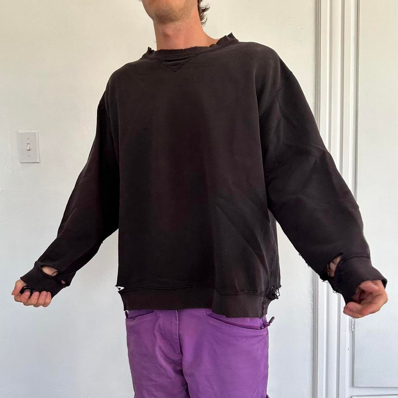 Vintage Vintage 00s Black Cotton Faded Thrashed Crewneck Sweatshirt Size US XL / EU 56 / 4 - 7 Thumbnail