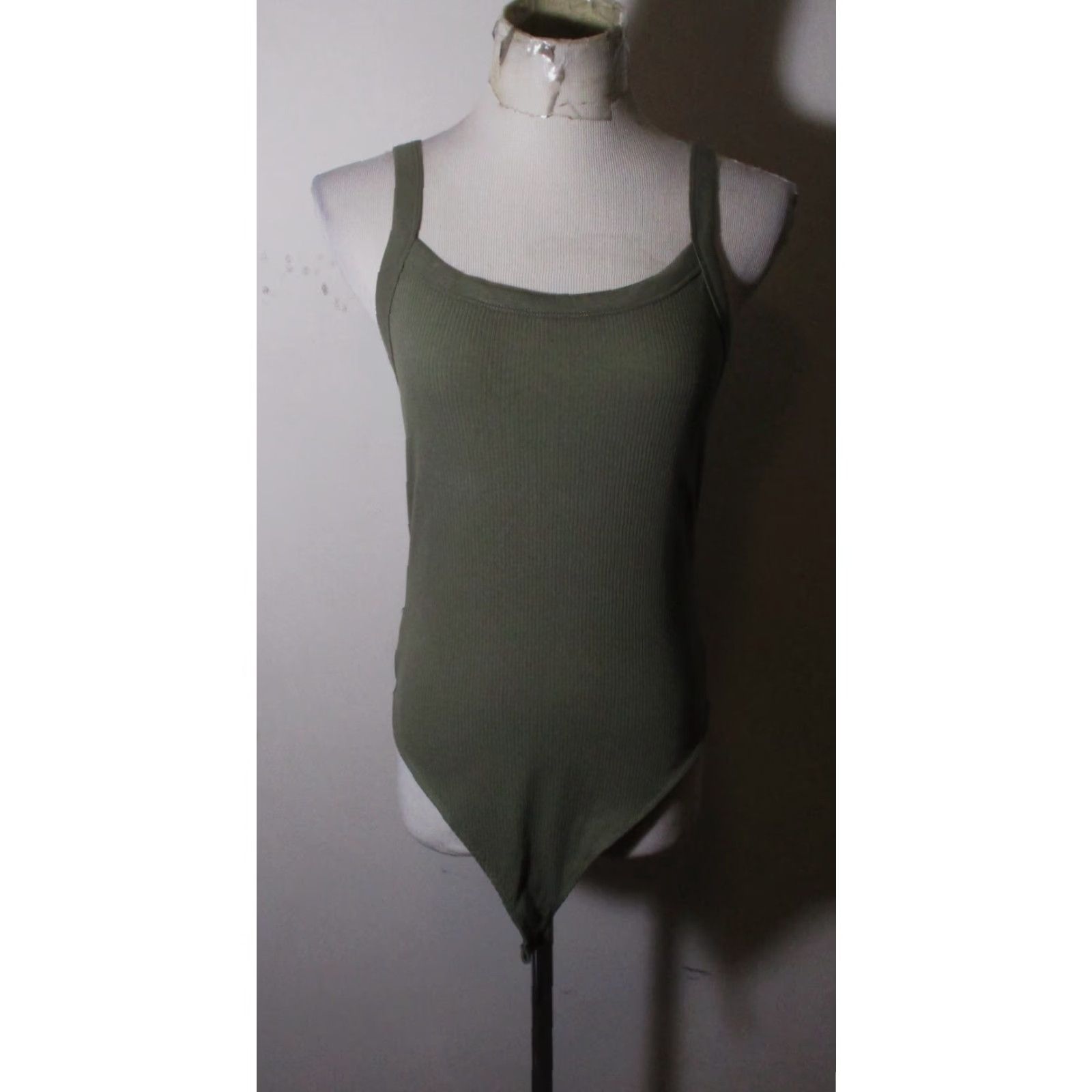 American Eagle Outfitters AMERICAN EAGLE Green Sleeveless Top L Women NWOT Body Shirt Stretch Casual Top Size L / US 10 / IT 46 - 2 Thumbnail