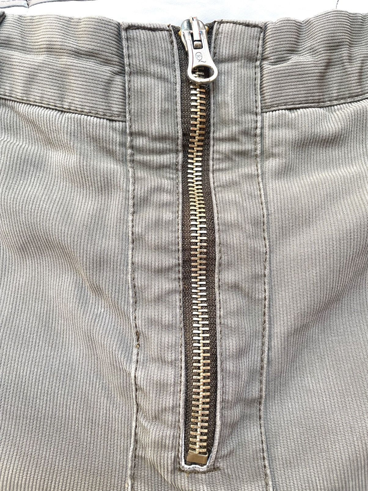 Alexander McQueen Alexander McQueen khaki shorts Size US 29 - 3 Thumbnail