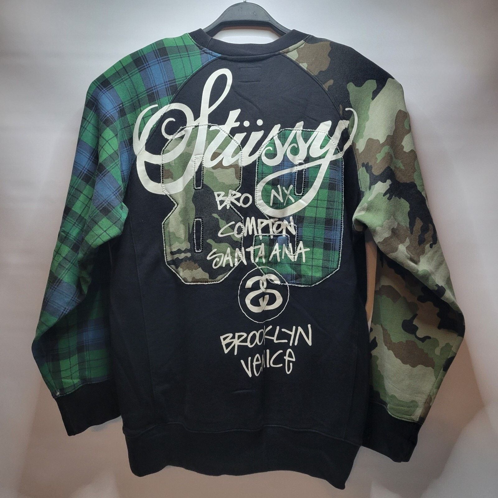 Vintage VINTAGE STUSSY WORLD TOUR 89 BLACK CAMO PLAID SWEATSHIRT L Size US L / EU 52-54 / 3 - 6 Thumbnail