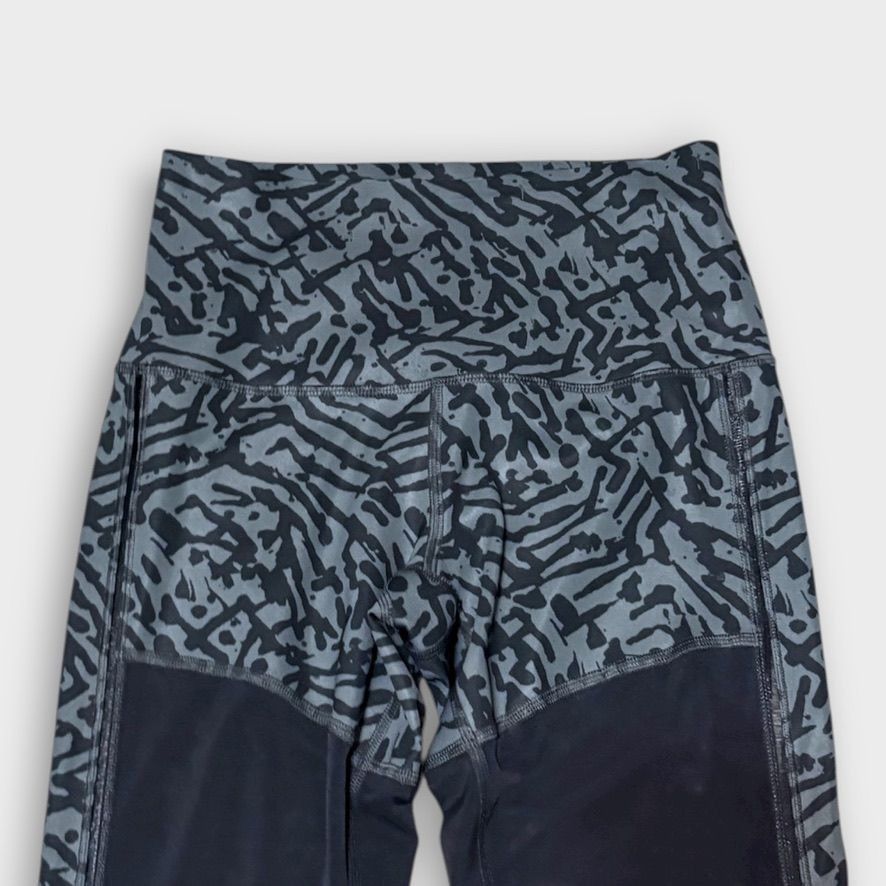 Lululemon Lululemon Hot To Street Tight 6 Brushed Animal Coal Black Gr Size 28" / US 6 / IT 42 - 4 Thumbnail