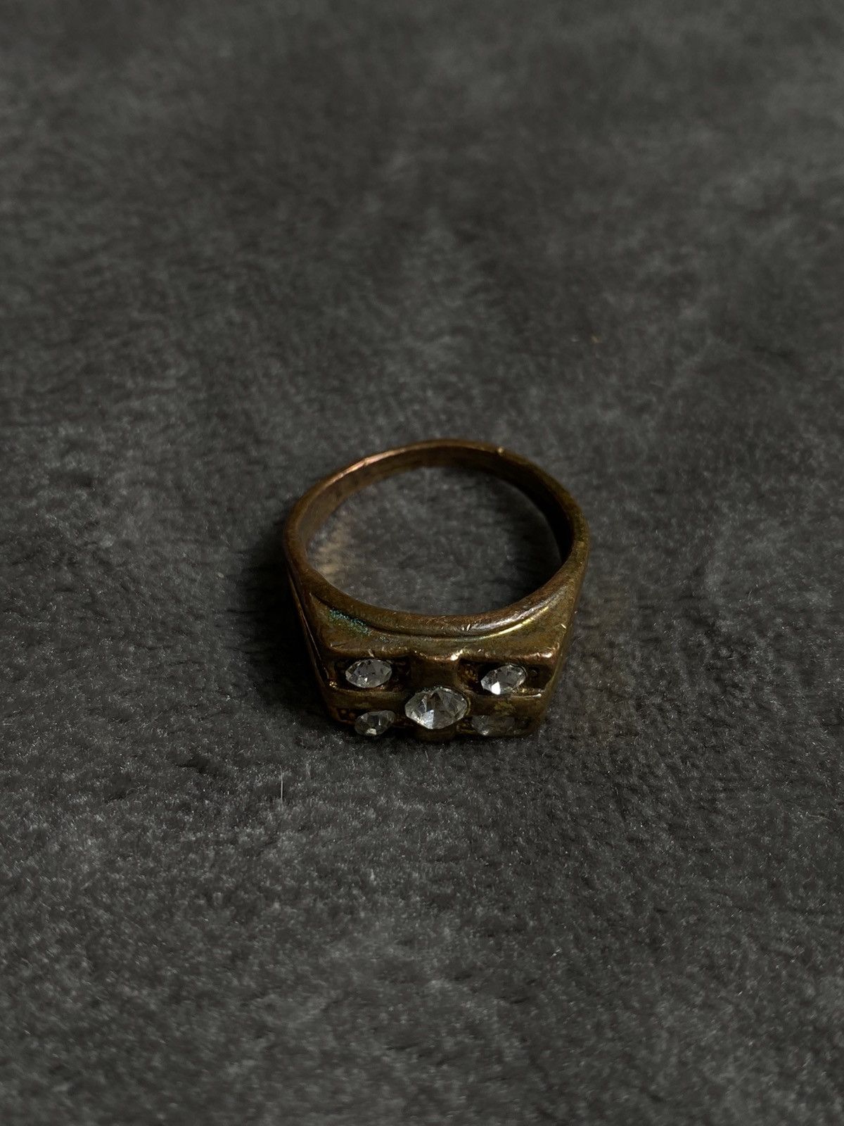 Jewelry Vintage Gold-Toned Ring with Crystal Details Size ONE SIZE - 4 Thumbnail