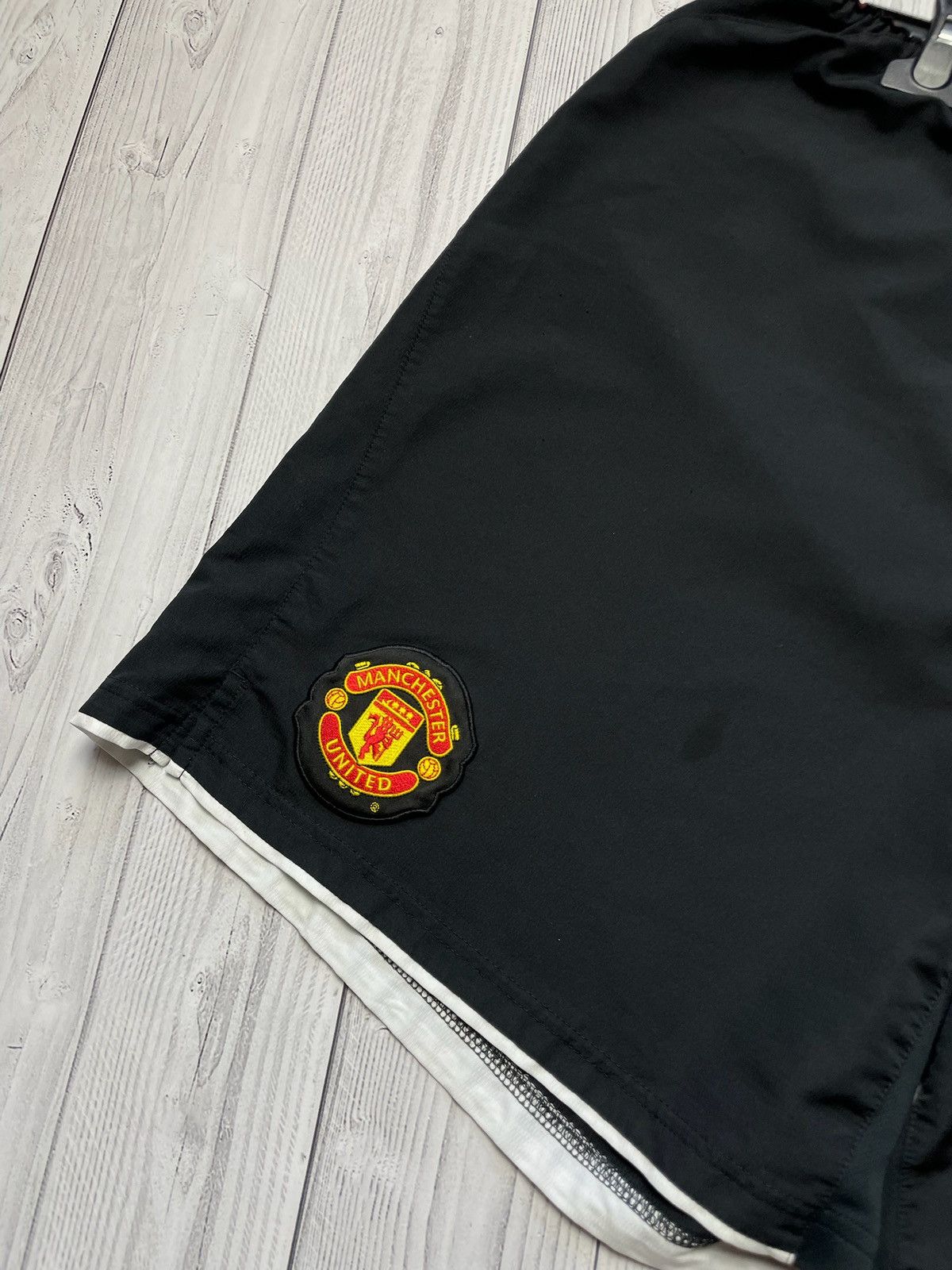 Nike × Vintage Vintage Nike Manchester United soccer shorts size XL Size US 36 / EU 52 - 3 Thumbnail
