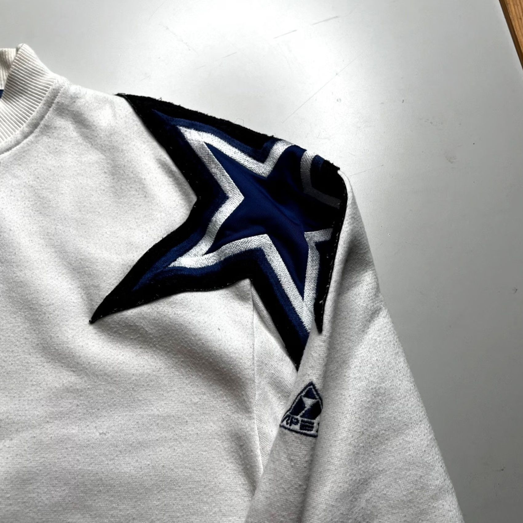 NFL VINTAGE Dallas Cowboys Apex One NFL Crewneck Sweatshirt White Blue Stars Mens M Size US M / EU 48-50 / 2 - 6 Thumbnail