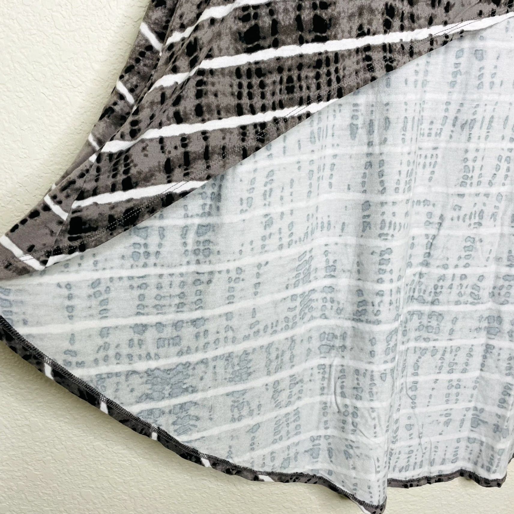 Torrid Torrid Skirt Casual Knee Length Elastic Drawstring High Low Tie Dye Gray Black White Multicolor 0 Plus Women Womens Size 25" / US 0 / IT 36 - 3 Thumbnail