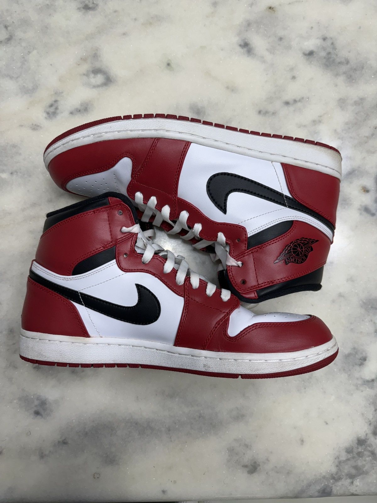 Jordan Brand × Nike Air Jordan 1 Chicago 2013 Size US 11.5 / EU 44-45 - 2 Thumbnail