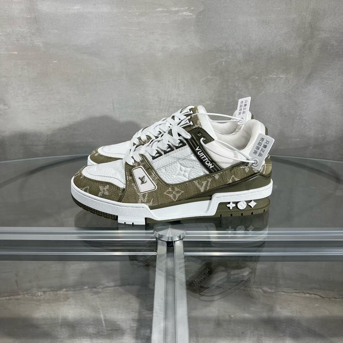 Louis Vuitton louis vuitton lv trainer 25 white green Size US 5.5 / EU 38 - 3 Thumbnail
