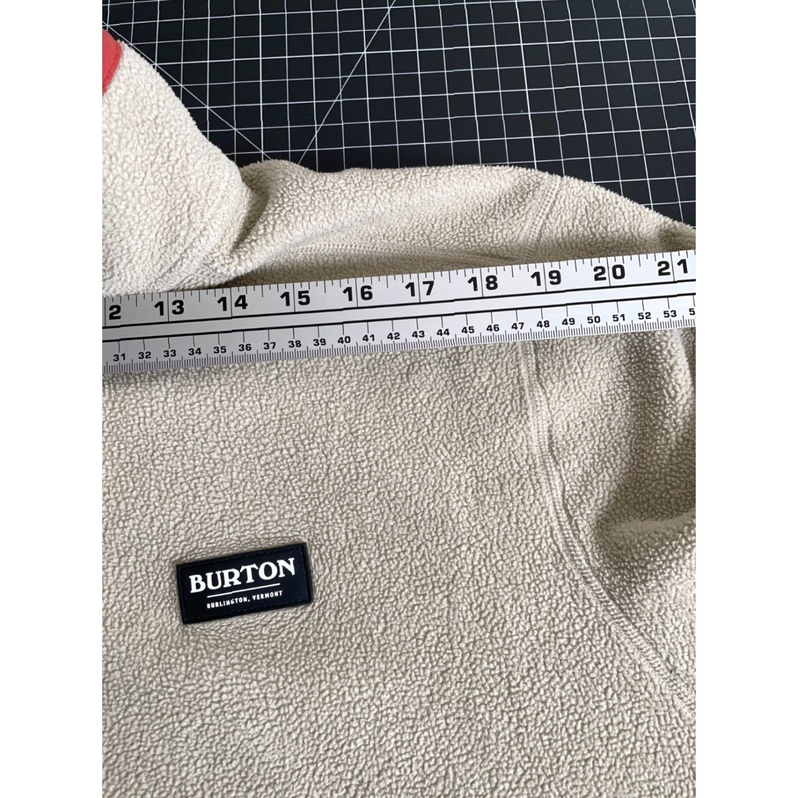 Burton Burton Polartec Snap T Fleece Pullover Adult Large Beige Dark Blue (with flaw) Size US L / EU 52-54 / 3 - 7 Thumbnail