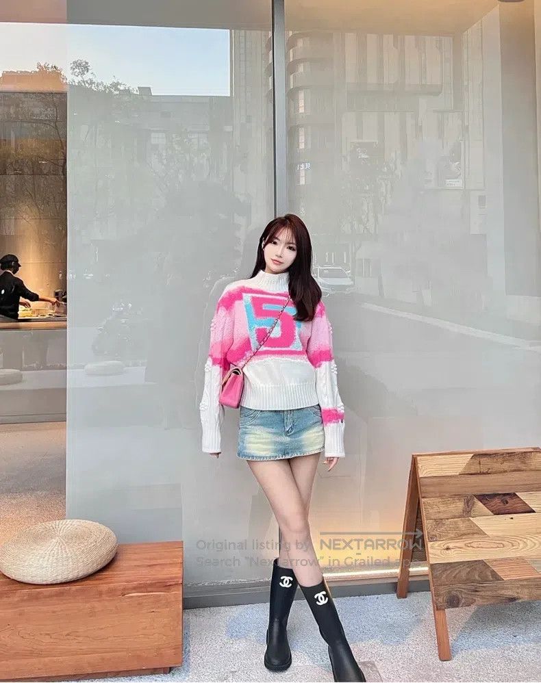 Chanel Chanel 22N Ski Series Pink Cashmere No. 5 Turtleneck Sweat Size XXS / US 00 / IT 34 - 3 Thumbnail