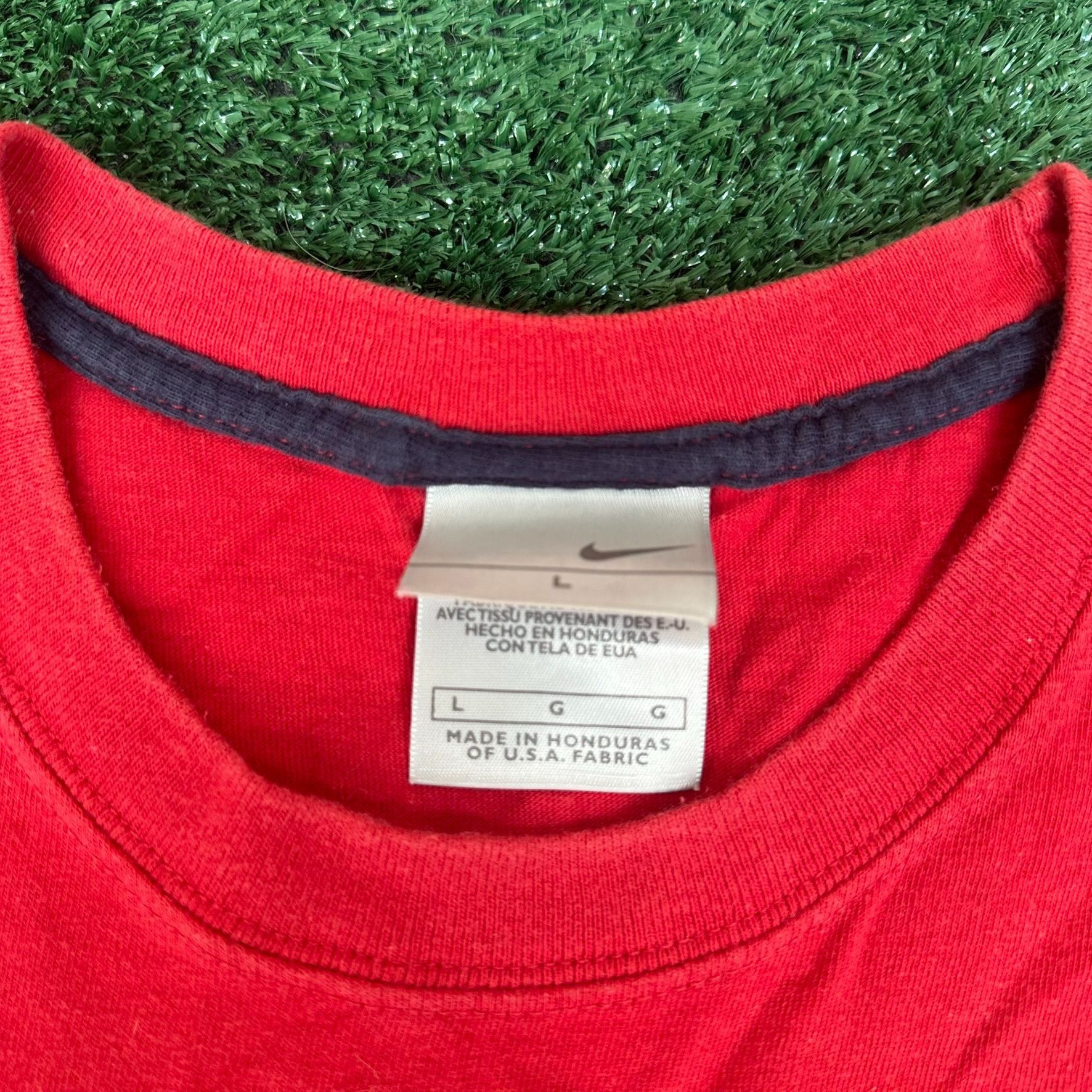 Nike Vintage Y2K Nike Center Swoosh Muscle Shirt Sleeveless Tank Size US L / EU 52-54 / 3 - 4 Thumbnail