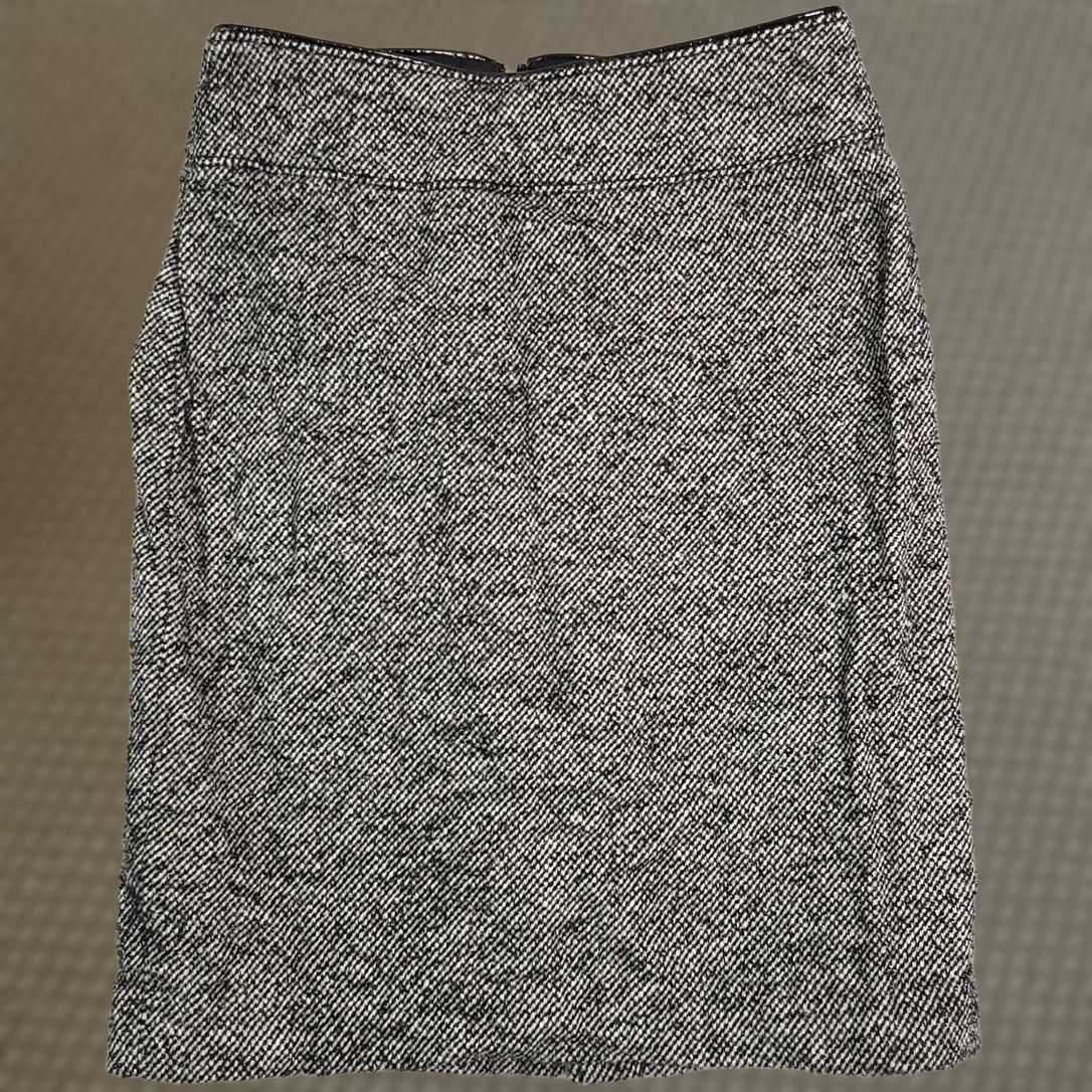 Banana Republic Banana Republic Skirt Womens 0 Gray Tweed Pencil Mini Women Wool Faux Leather Trim Size 25" / US 0 / IT 36 - 1 Thumbnail