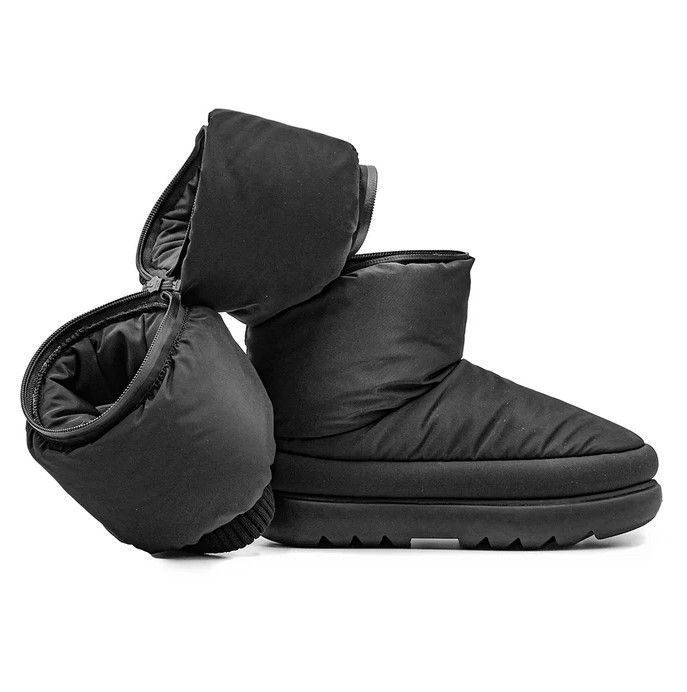 Ugg Ugg layered moon boots Size US 9 / EU 42 - 2 Thumbnail