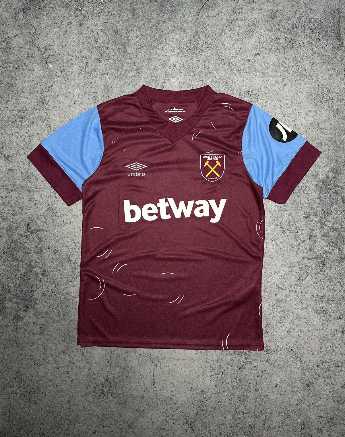 Umbro West Ham Umbro Soccer Home Bubbles Jersey Blokcore Size US M / EU 48-50 / 2 - 1 Thumbnail