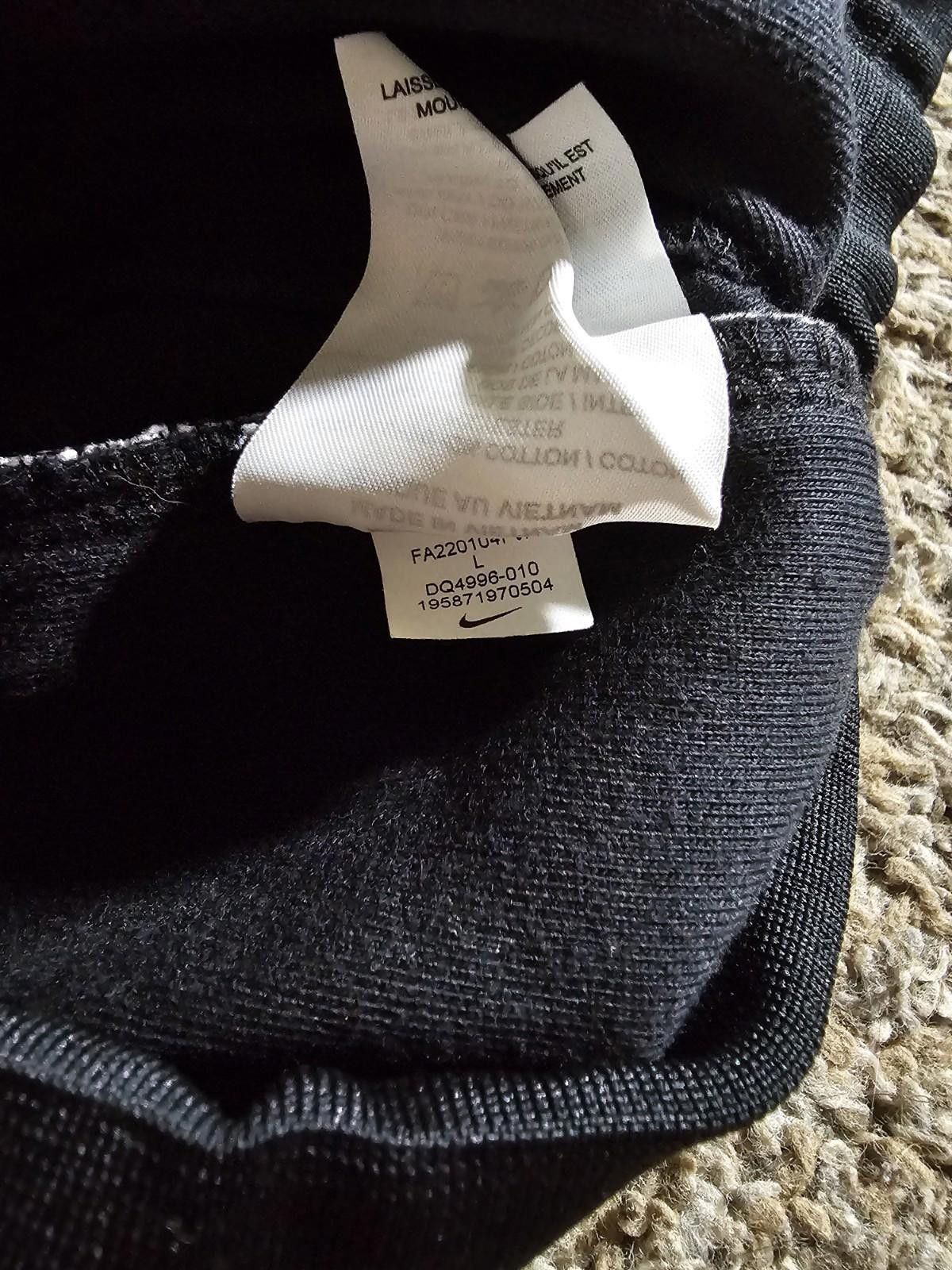 Nike Nike Large athletic pants sewn in creases zippered pockets Size US 34 / EU 50 - 10 Thumbnail
