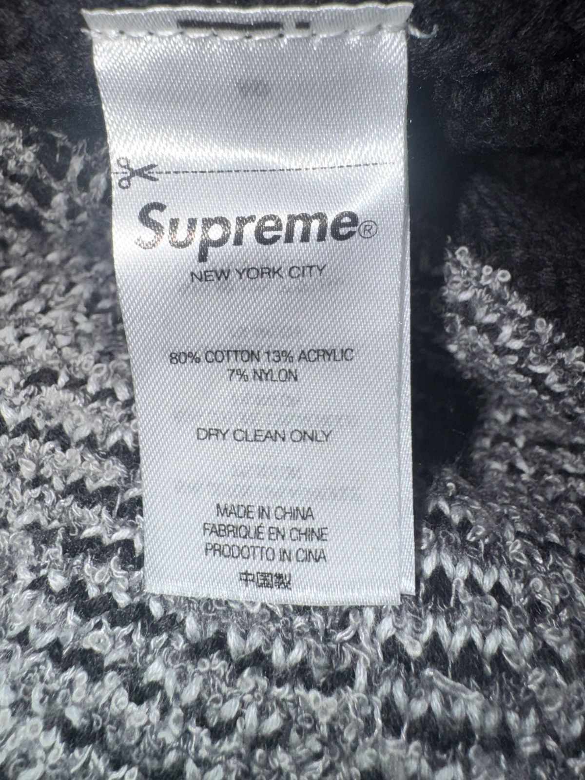 Supreme Supreme Chenille Logo Sweater. Size Medium. 1 times worn Size US M / EU 48-50 / 2 - 6 Thumbnail