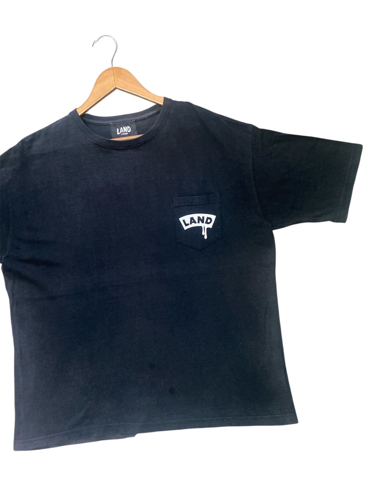 20471120 × Beauty Beast × Japanese Brand 💥RARE💥LAND BY MILKBOY LAND DRIP LOGO POKET T-SHIRT 🔥 Size US XL / EU 56 / 4 - 2 Thumbnail