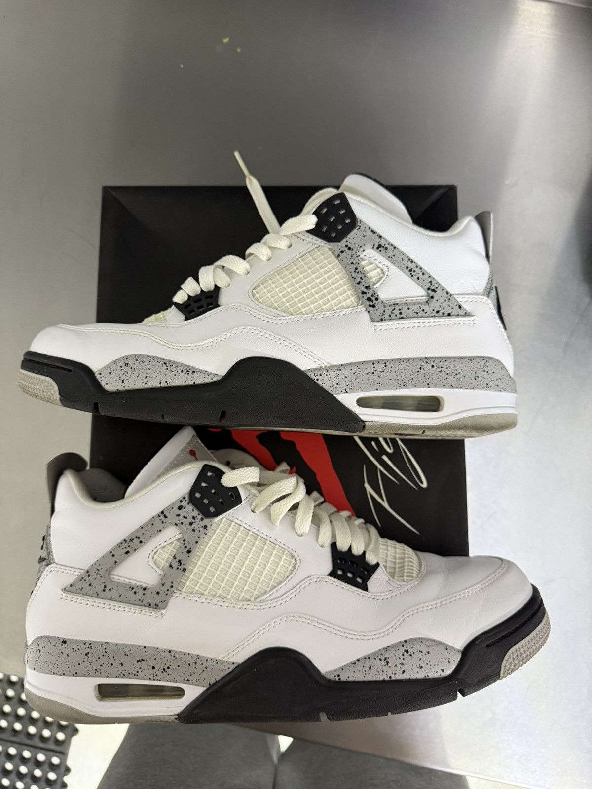 Jordan Brand Jordan 4 white cement Size US 11 / EU 44 - 2 Thumbnail