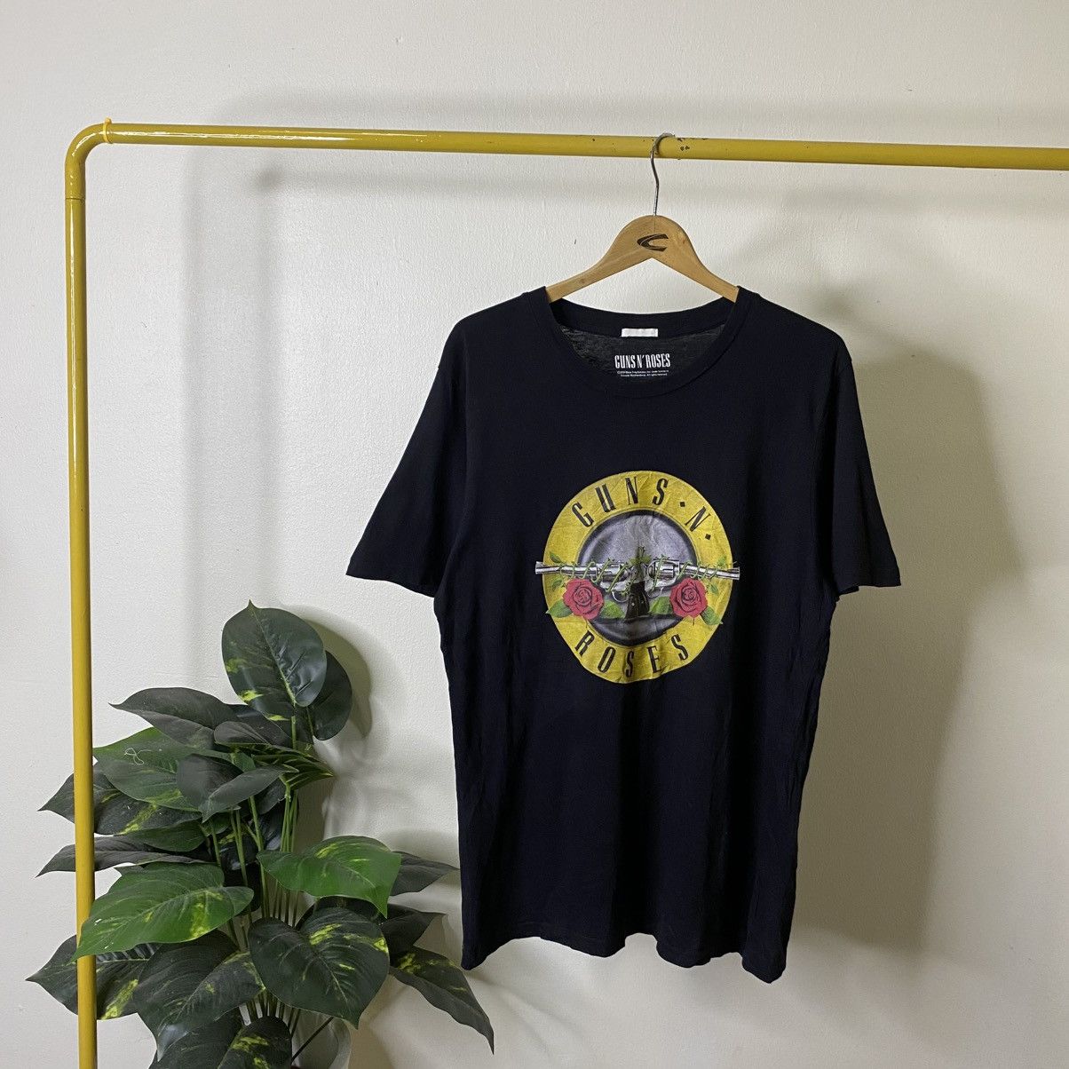 Guns N' Roses GU x GNR Collaboration Band T Shirt Size US L / EU 52-54 / 3 - 1 Thumbnail