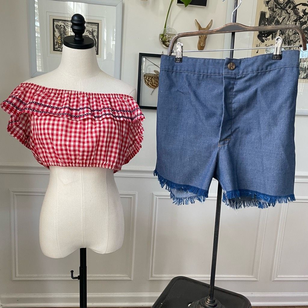 Vintage Vintage 70s Red Gingham Crop Top High Rise Shorts M Size M / US 6-8 / IT 42-44 - 1 Thumbnail